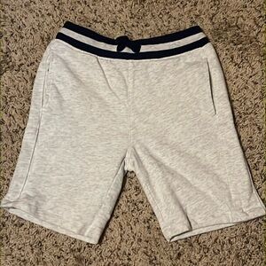 Boys Carter’s Light Gray Shorts Size 7